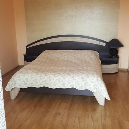 Appartement Pod Srebrna Roza à Chęciny Extérieur photo
