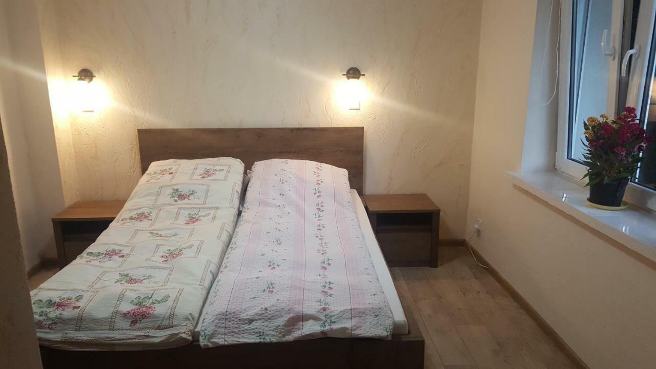 Appartement Pod Srebrna Roza à Chęciny Extérieur photo